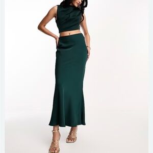 NWOT ASOS Almanya Satin Emerald Maxi Dress